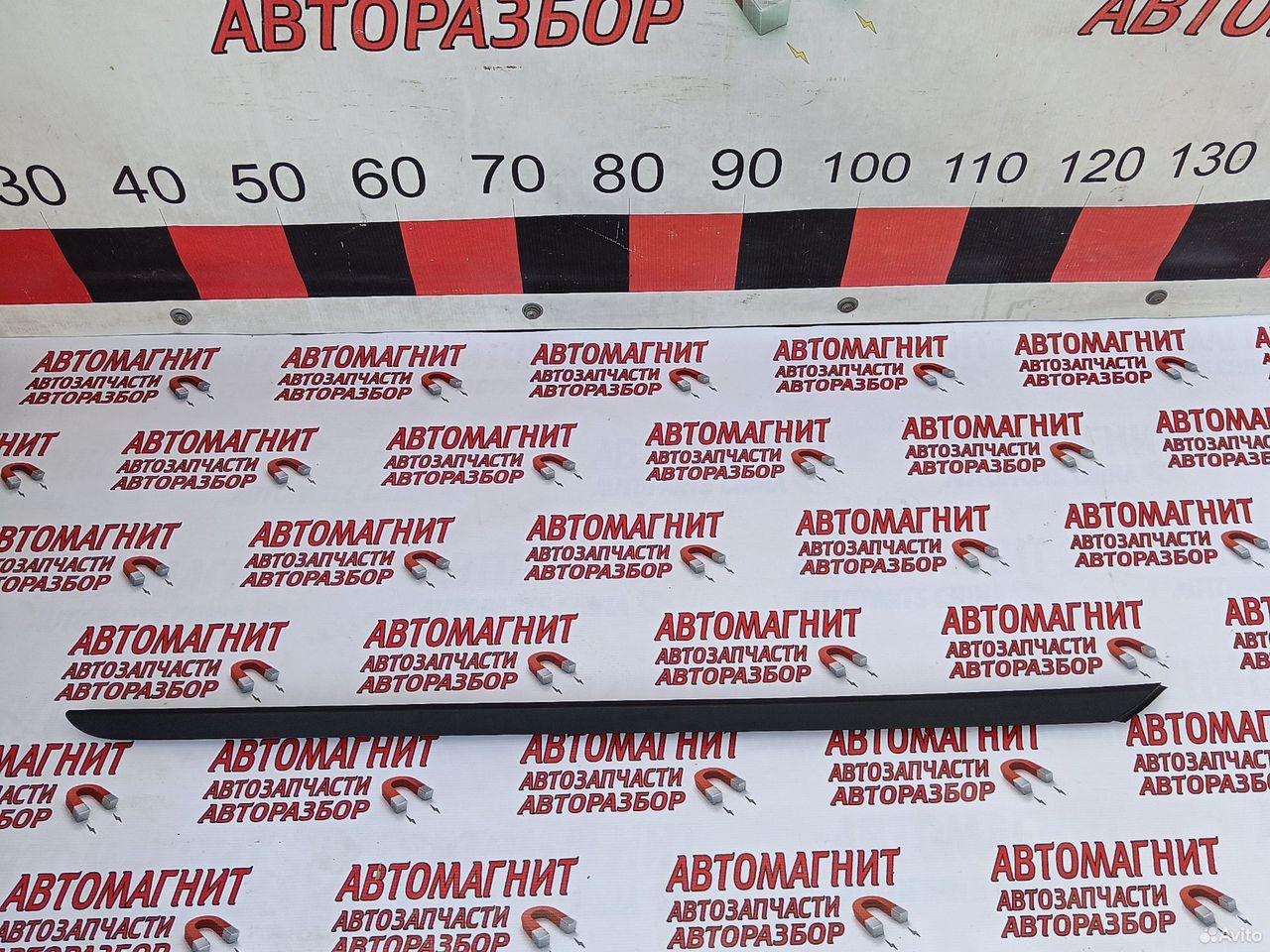 Накладка лобового стекла правая Voyah Free