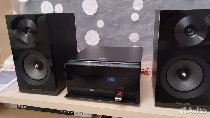 Hi-Fi Микросистема Samsung MM-E430D, Bluetooth,DVD