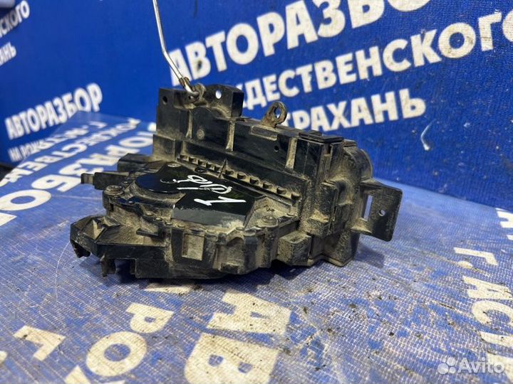 Передний правый замок двери Ford Focus 1 седан