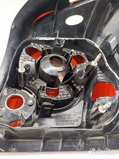 Задний левый фонарь toyota avensis 2006-08 л.руль
