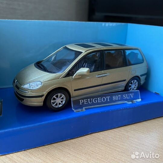 Модель автомобиля Peugeot 807 Cararama 1/43