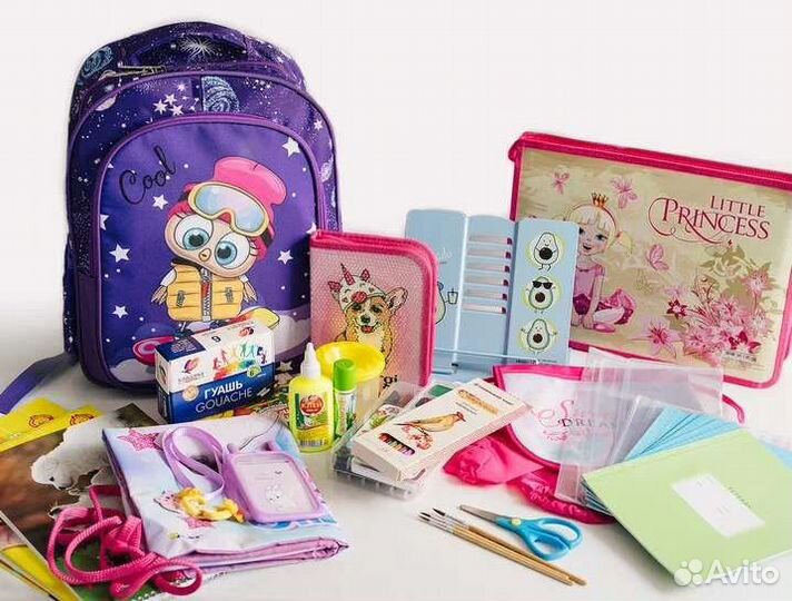 Школьный портфель с канстовароми