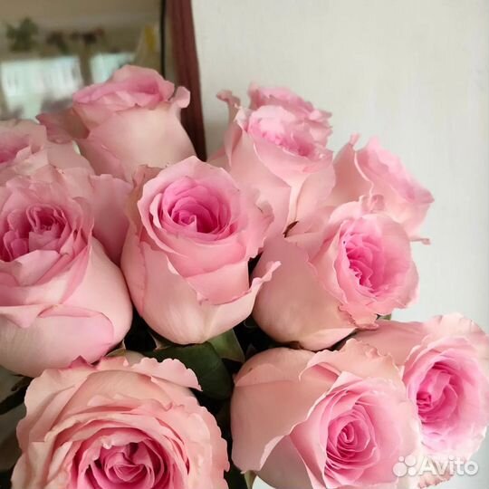 Цветы розы и букеты с доставкой живые