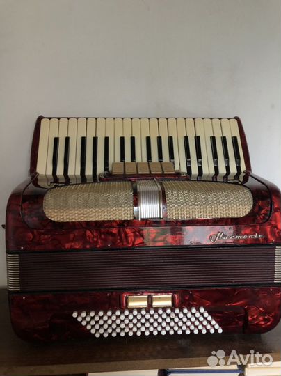 Немецкий аккордеон Weltmeister Harmonie