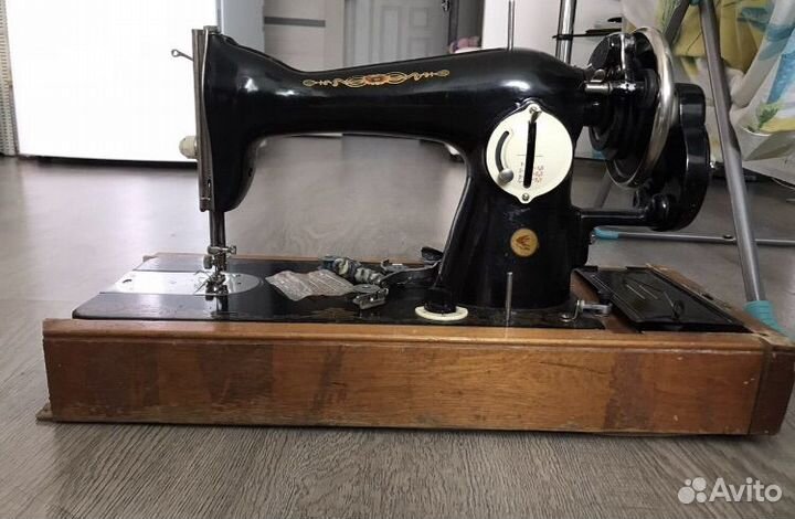 Швейная машинка ручная