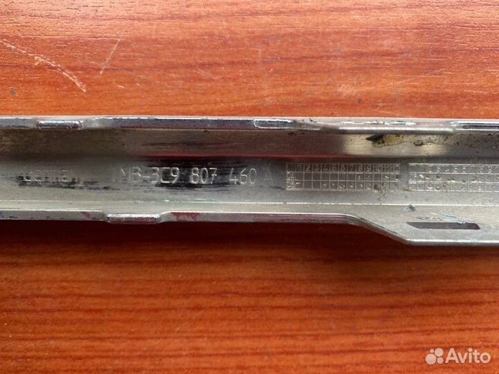 Молдинг заднего бампера Volkswagen Passat