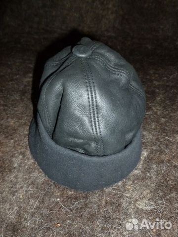 Шапка мужская из натуральной дубленочной кожи