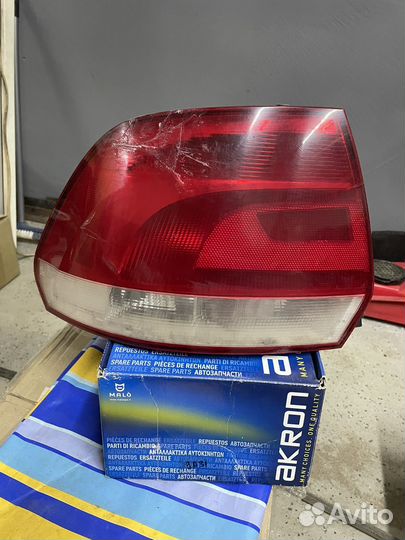 Задний левый фонарь поло