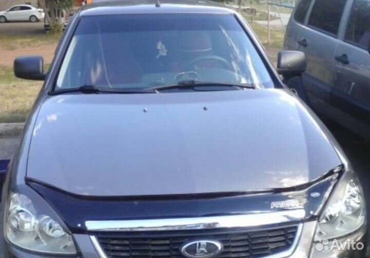 Дефлектор капота LADA Priora (на скотче)