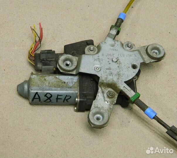 Стеклоподъемник передний правый Audi A8 D2