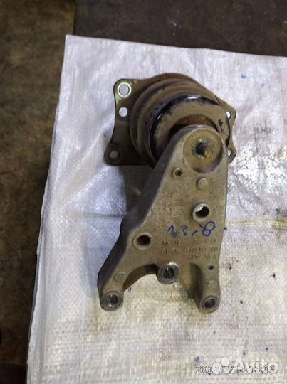 Подушка кронштейн двигателя фабия 1