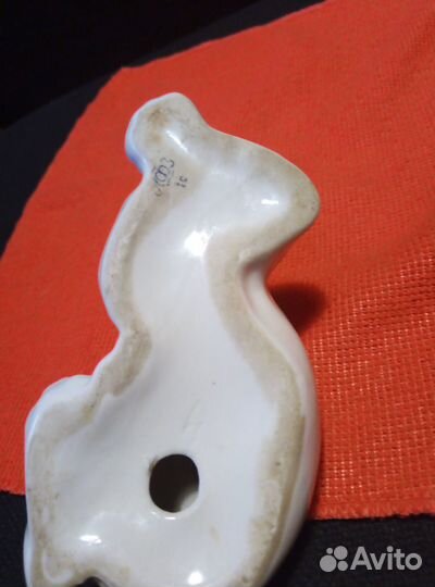 Фарфоровая статуэтка Львенок