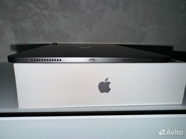 Планшет Apple iPad Air 5 M1