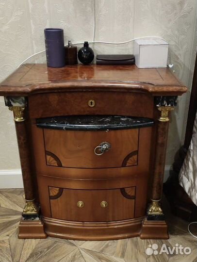 Тумба прикроватная