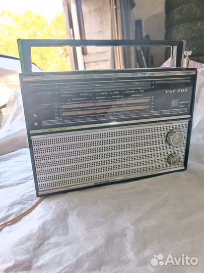 Переносной радиоприемник VEF 202
