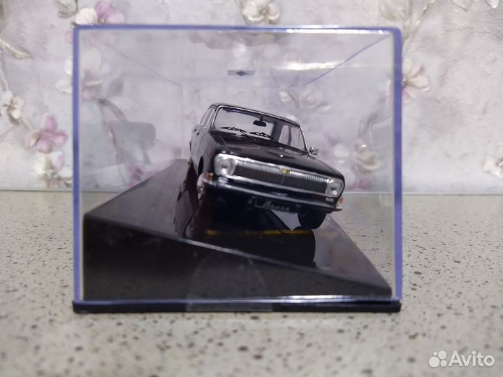 Модель автомобиля Волга Газ-24 Ixo 1:43