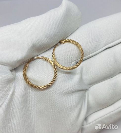 Золотые серьги
