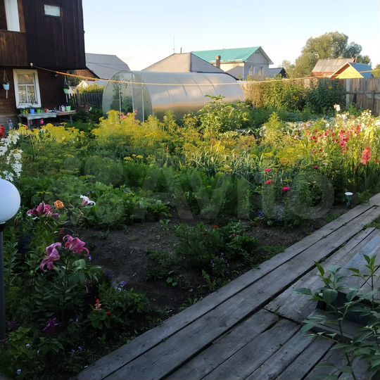 Дом 100 м² на участке 10 сот.