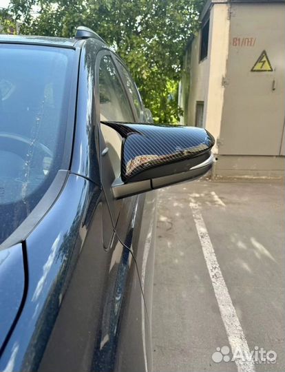 Накладка зеркала toyota hilux 8