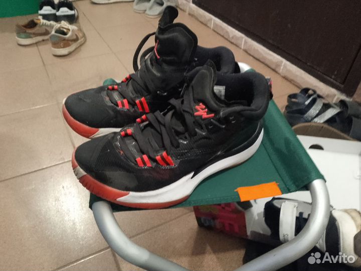 Кроссовки nike jordan