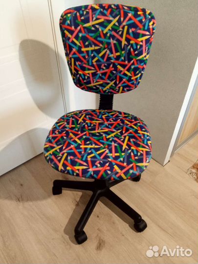 Компьютерное кресло для школьника