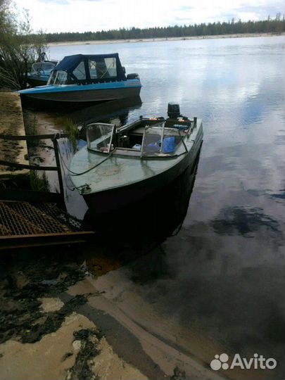 Лодка с мотором