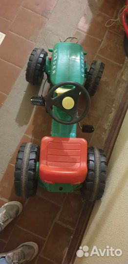 Трактор детский с педалями