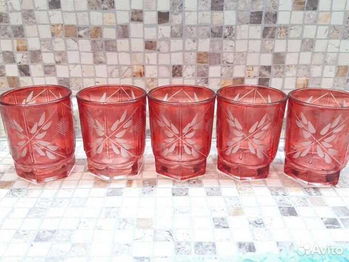 Стопки красные