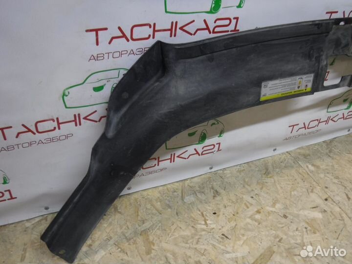 Кожух замка капота Audi Q7 (2005-2015)