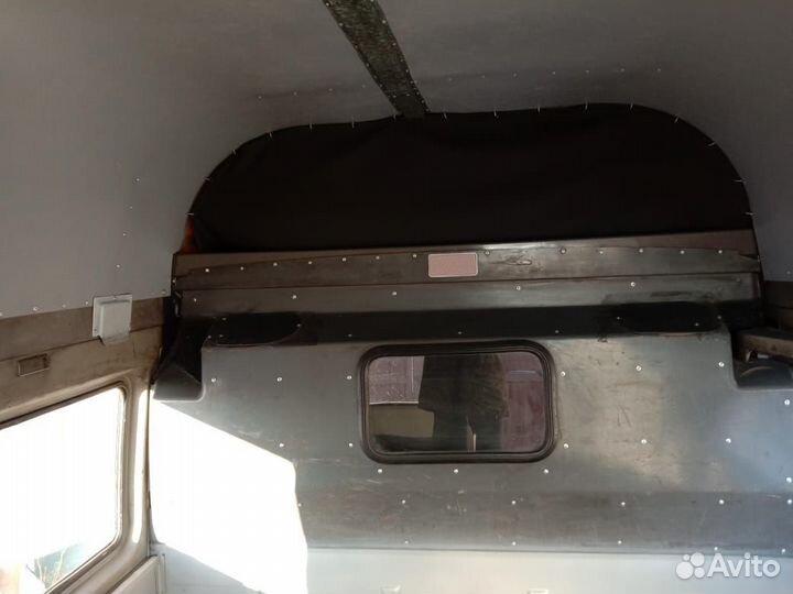 DAF 400 цельнометаллический, 1990