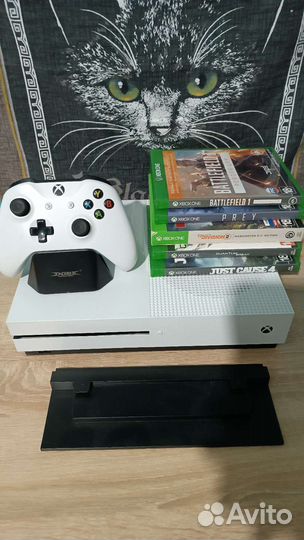 Xbox One S 1тб + Диски