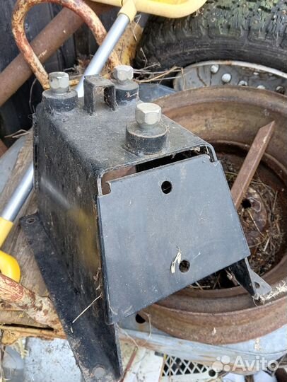 Кронштейн крепления запаски УАЗ
