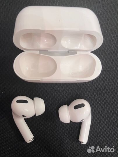 Беспроводные наушники apple airpods