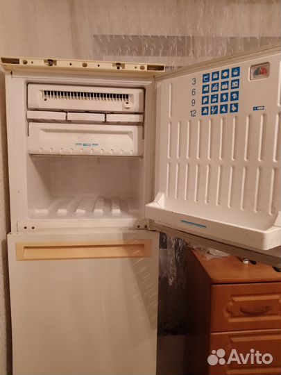 Холодильник бу stinol