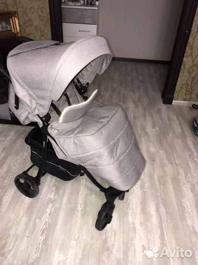Прогулочная коляска mowbaby