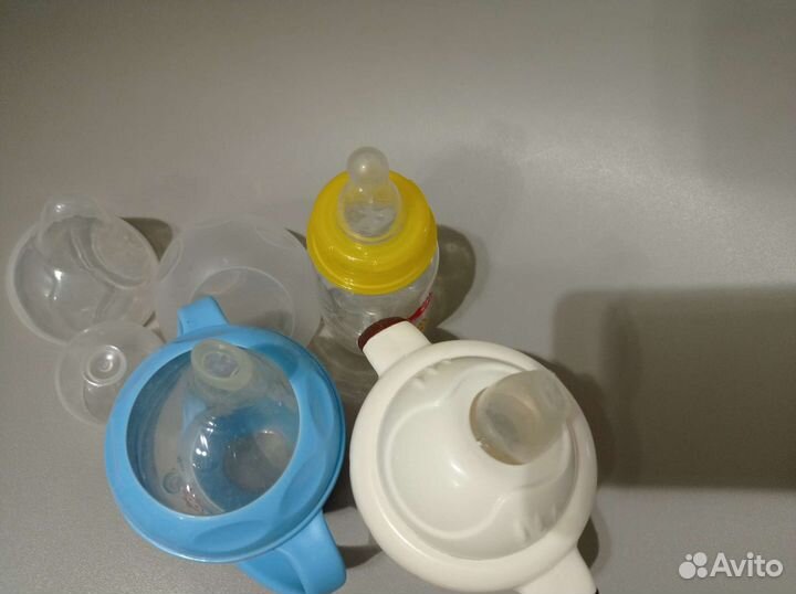 Слюнявчик,поильник,бутылочка,ниблер