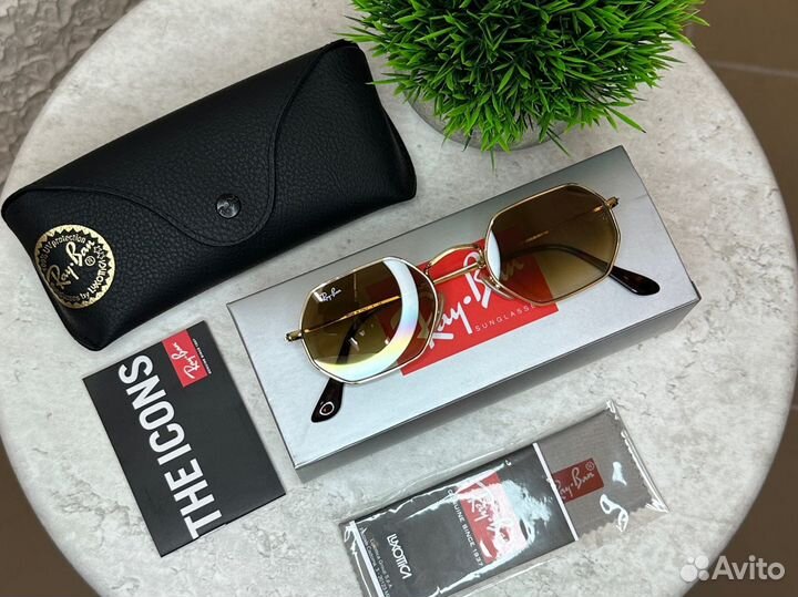 Солнцезащитные очки Ray-Ban