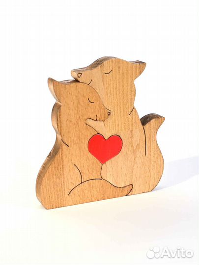 Фигурки из дерева Лисички