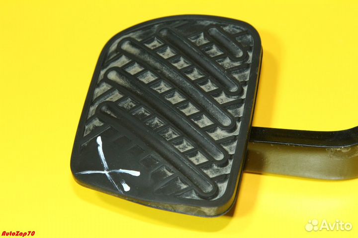 Nissan Patrol (Y62) Педаль тормоза