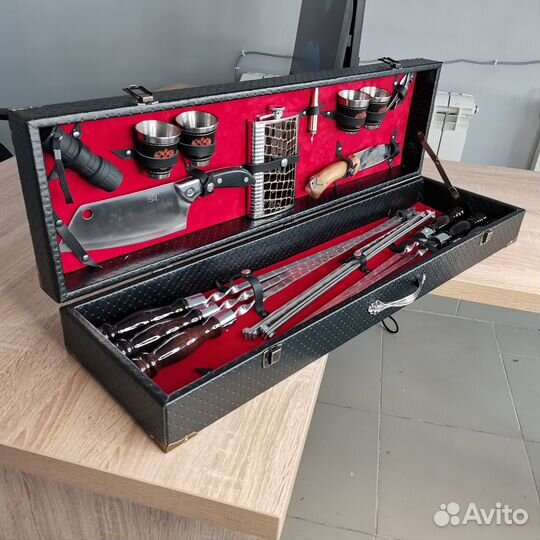 Подарочный шашлычный набор в кейсе от производител