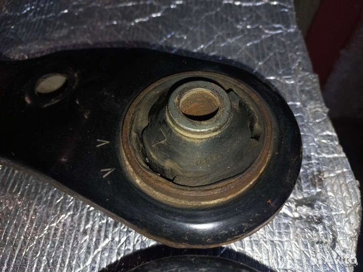 Рычаги передние Таёта рав 4