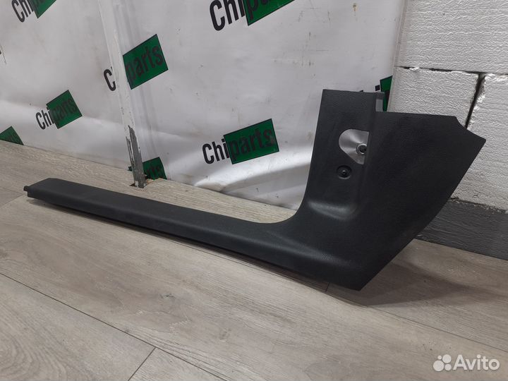 Левая обивка порога передняя для Skoda Superb II