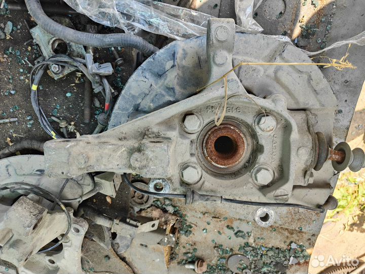 Volvo s60 кулак поворотный передний правый