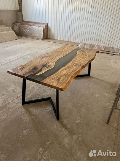 Стол река из слэба карагача