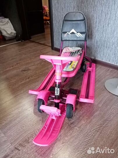 Снегокат с ручкой и колесами