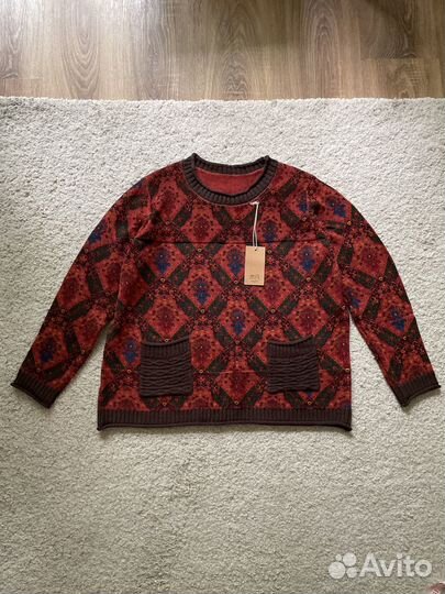 Свитер с принтом