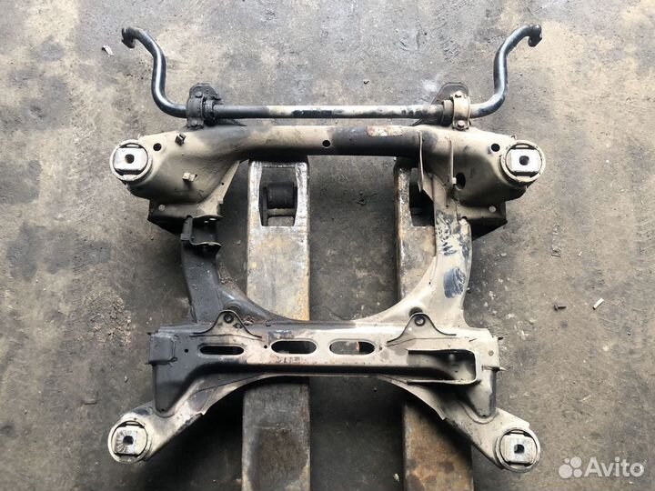 Передний подрамник VW Touareg 7L0499030H