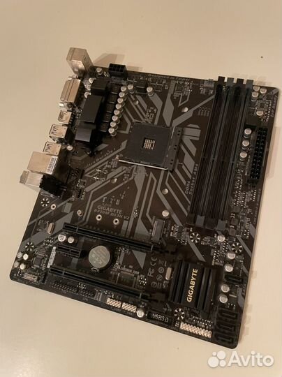 Материнская плата B450M DS3H V2