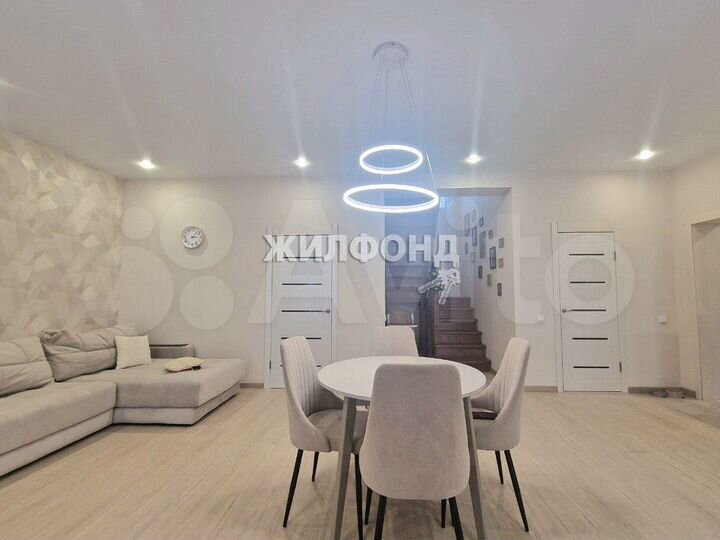 Дом 155 м² на участке 8,1 сот.