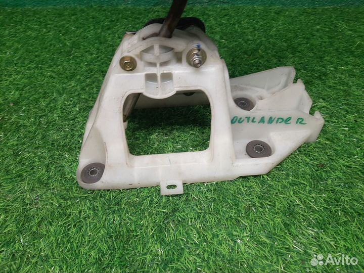 В наличии: Кулиса на Mitsubishi Outlander 2